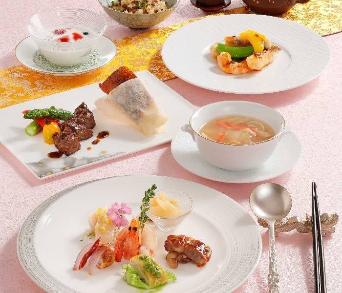 "家庭愉shimu聚会的是食品"餐厅菜单