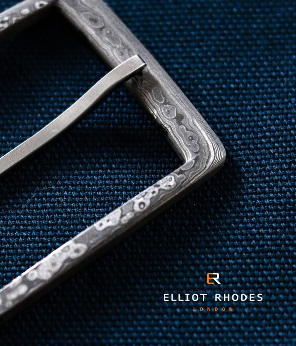 <ELLIOT RHODES LONDON/爱略特玫瑰伦敦> 在住在具体部分的你的精华-Elliot Rhodes选的一步的前方的造型
  